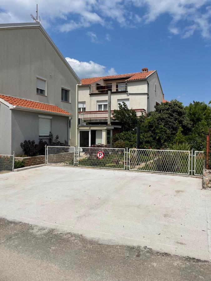 La Storia - Holiday Apartment House Zadar Buitenkant foto